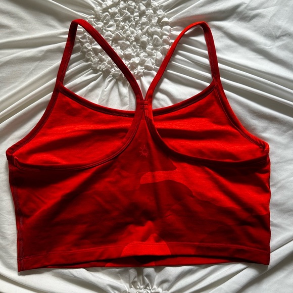 Red Camo Cropped Tank Top - Picture 2 of 3
